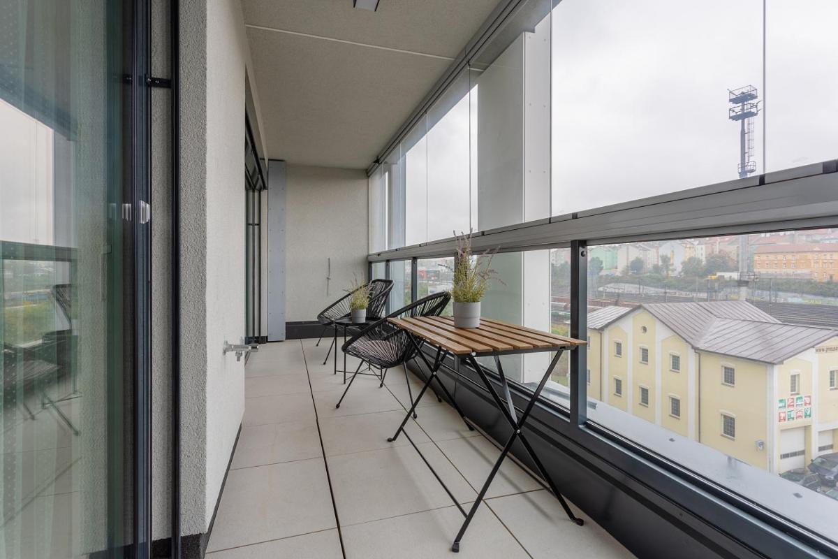 Yellow Apartment With Parking - Prague — Photos 3