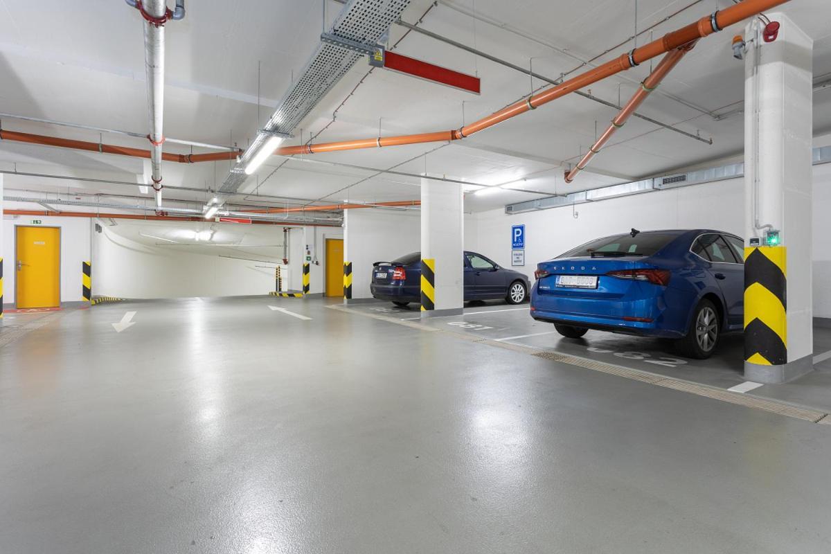 Yellow Apartment With Parking - Prague — Photos 1