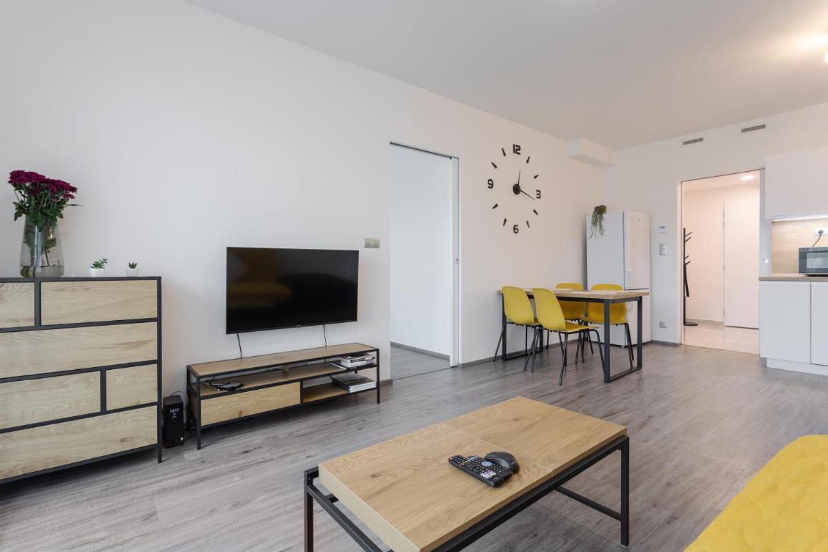 Yellow Apartment With Parking - Prague — Photos 2